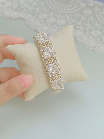 Luxury Handmade Pearl & Seed Bead Acrylic Bangle Bracelet – Elegant Bridal Jewelry Gift