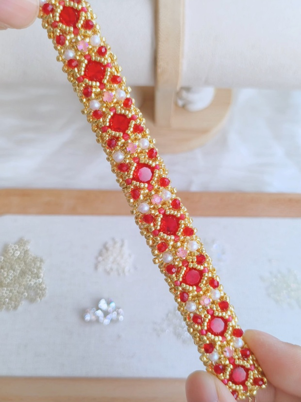 Luxury Handmade Pearl & Seed Bead Acrylic Bangle Bracelet – Elegant Bridal Jewelry Gift