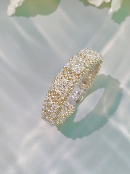 Luxury Handmade Pearl & Seed Bead Acrylic Bangle Bracelet – Elegant Bridal Jewelry Gift
