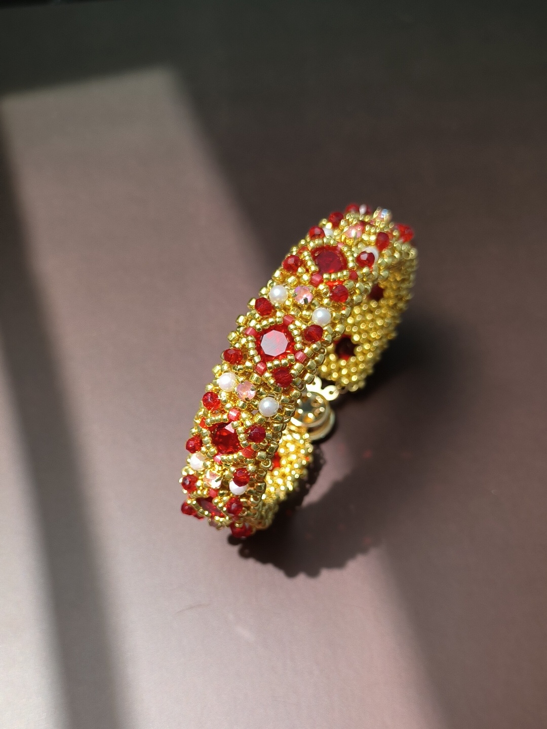 Luxury Handmade Pearl & Seed Bead Acrylic Bangle Bracelet – Elegant Bridal Jewelry Gift